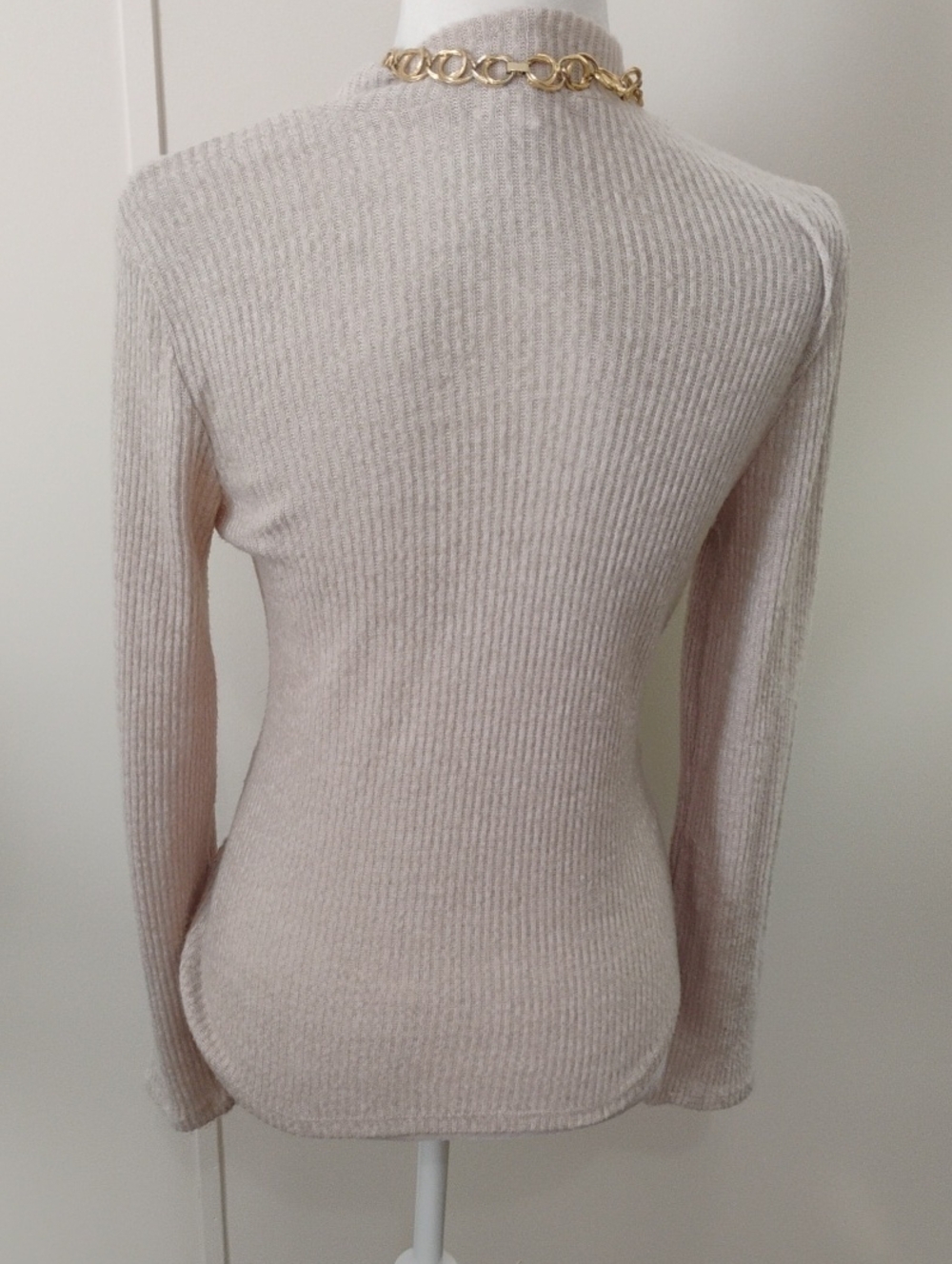 Gorgeous Sweater - Picture 4 of 6